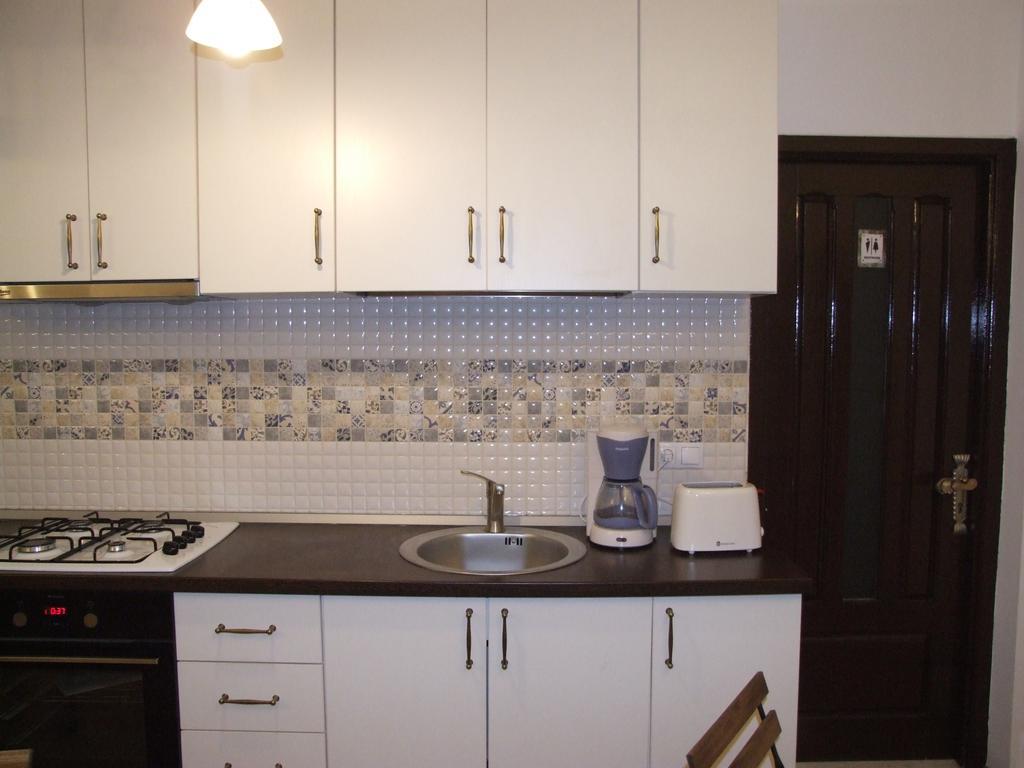 Blue House Hotel Brasov Bagian luar foto