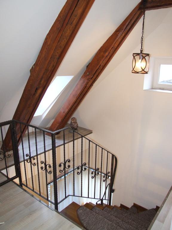 Blue House Hotel Brasov Bagian luar foto