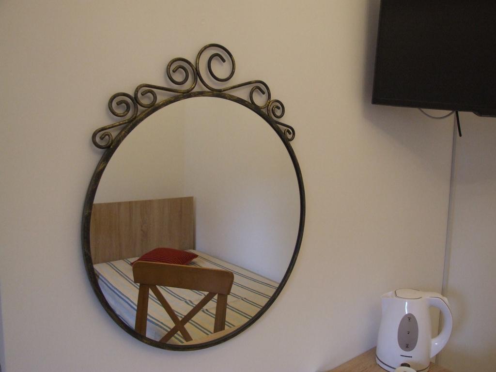 Blue House Hotel Brasov Bagian luar foto