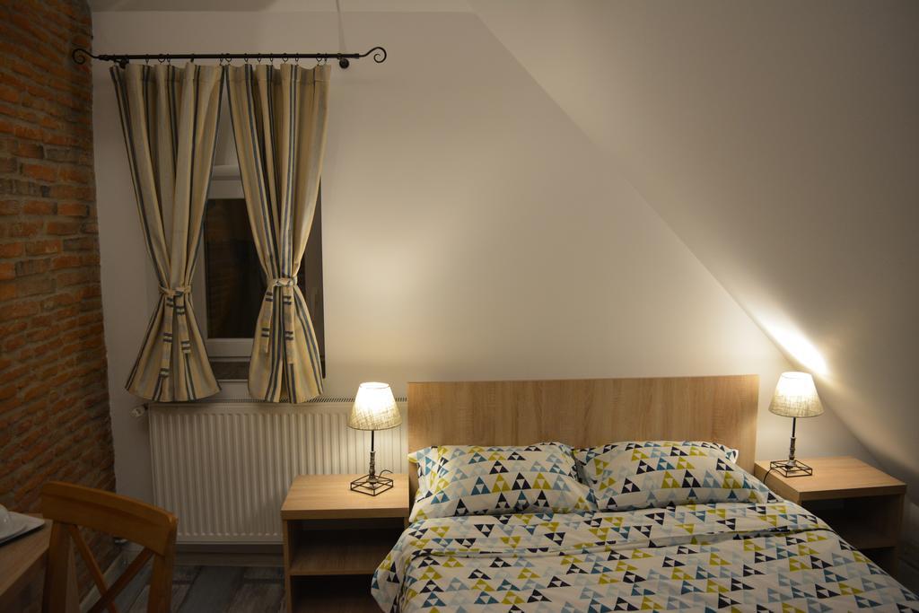 Blue House Hotel Brasov Ruang foto