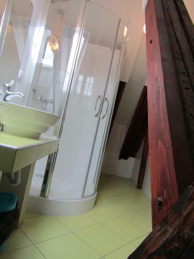Blue House Hotel Brasov Bagian luar foto