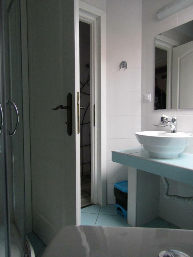 Blue House Hotel Brasov Bagian luar foto