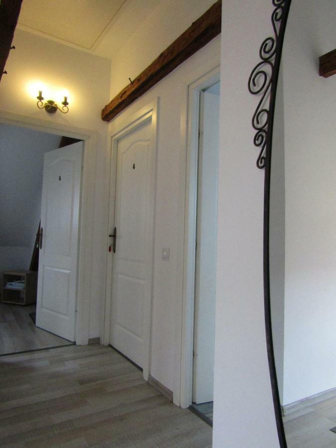 Blue House Hotel Brasov Bagian luar foto