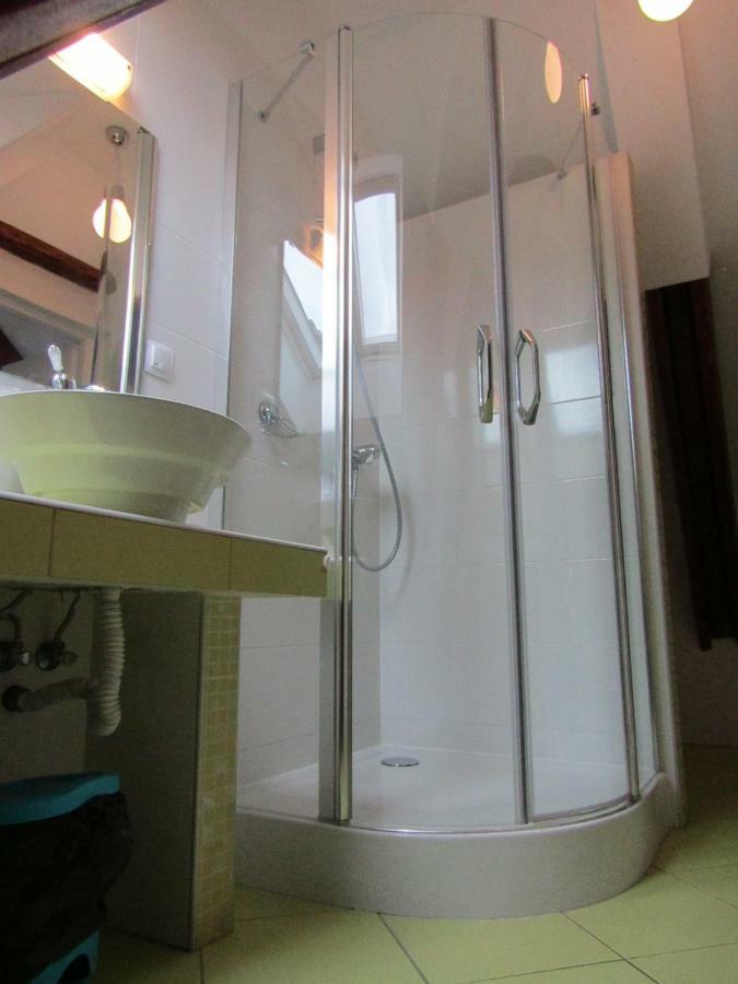 Blue House Hotel Brasov Bagian luar foto