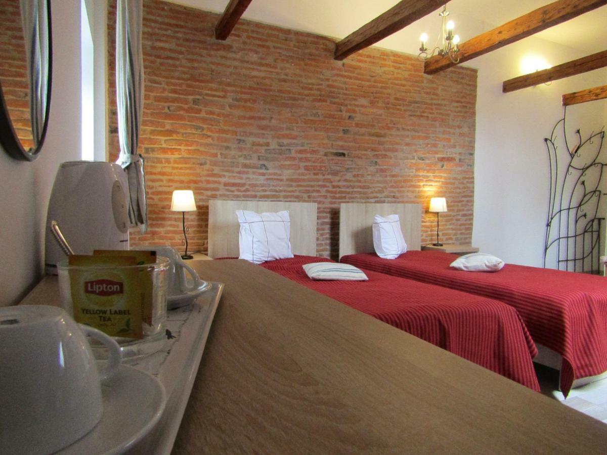 Blue House Hotel Brasov Bagian luar foto